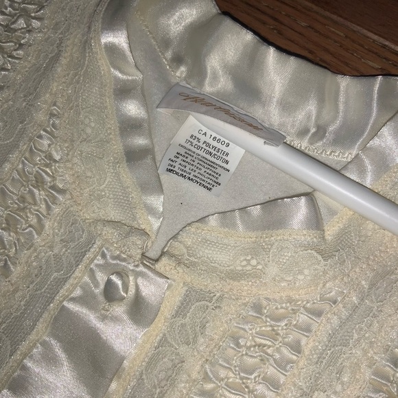 Vintage NWT Barbizon Cream Off-White Ivory Long Sleeve Night Gown with Lace - Picture 5 of 10